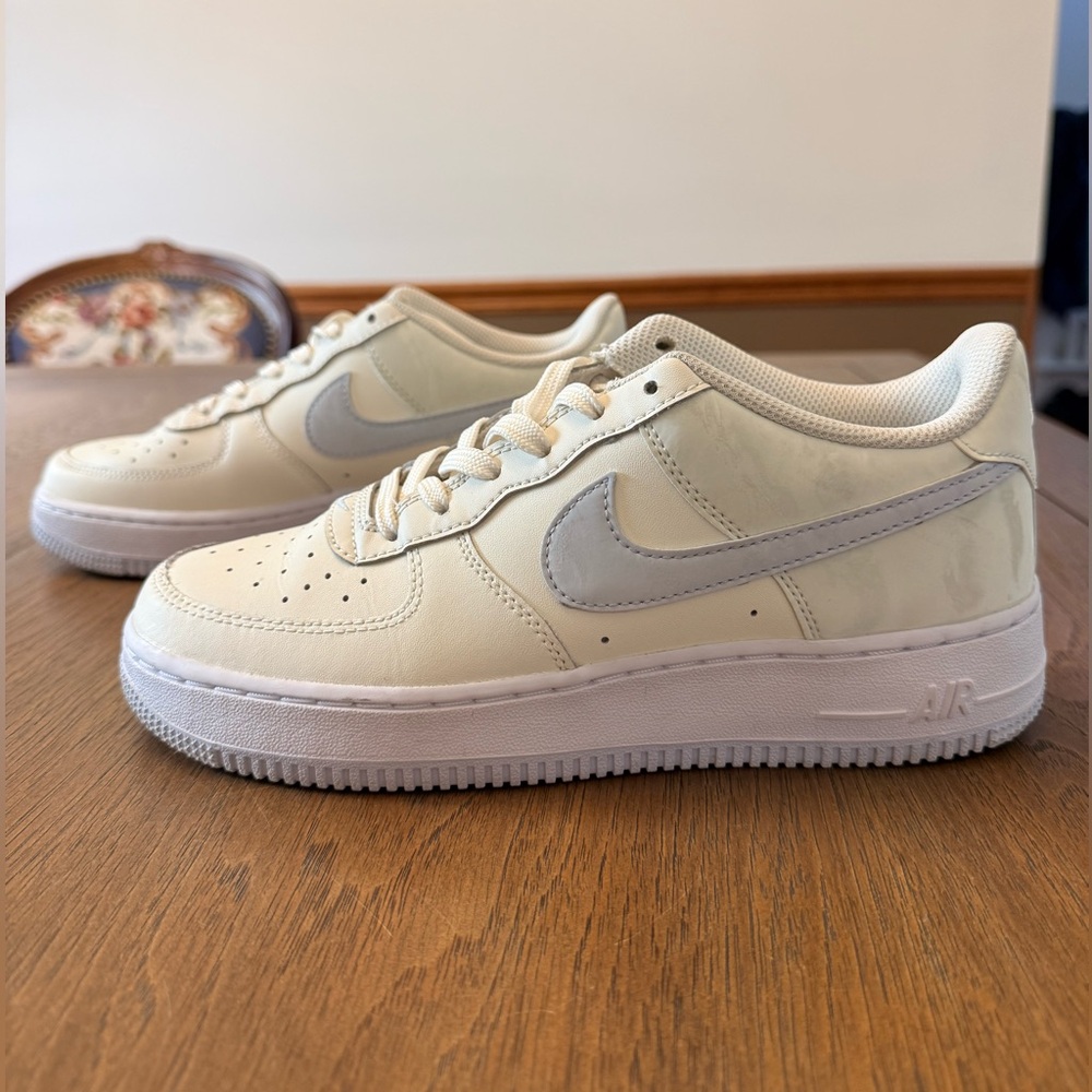 Nike Air Force 1 Cream Sneakers 6Y/Women’s 7.5